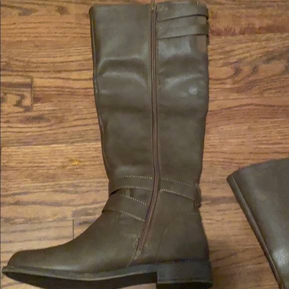 Brown Riding Boots - Picture 2 of 3
